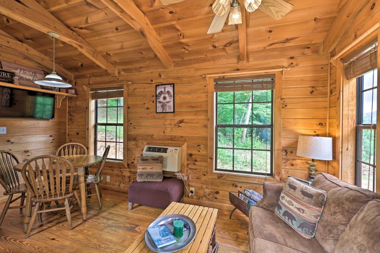 Quaint Log Cabin With Views Near West Jefferson Warrensville Εξωτερικό φωτογραφία