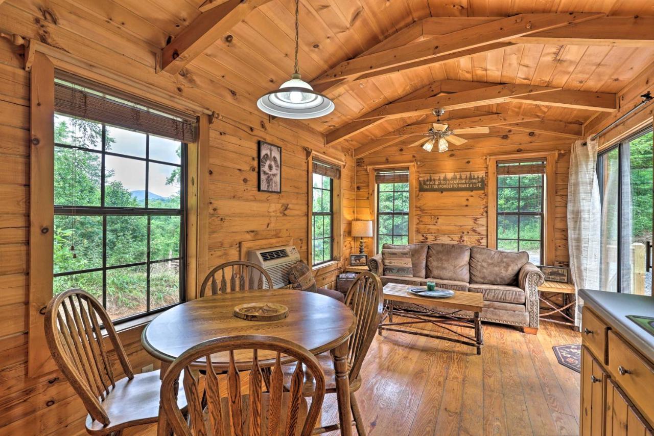 Quaint Log Cabin With Views Near West Jefferson Warrensville Εξωτερικό φωτογραφία