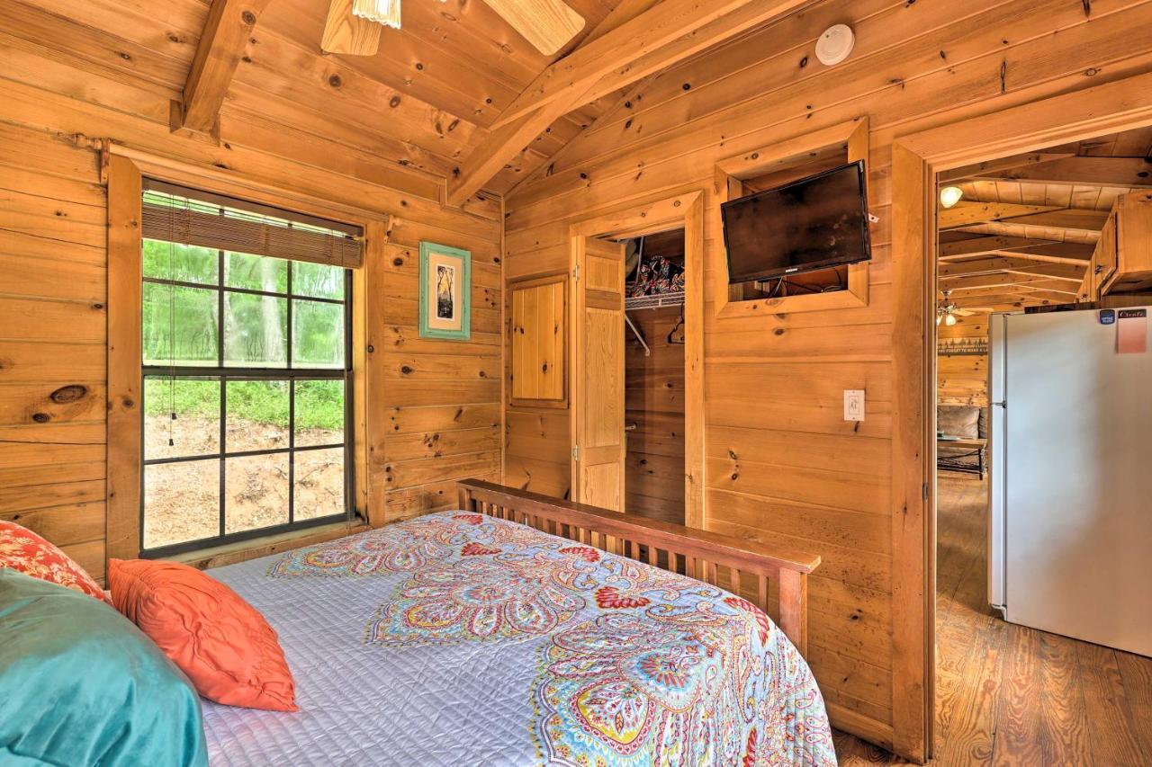 Quaint Log Cabin With Views Near West Jefferson Warrensville Εξωτερικό φωτογραφία