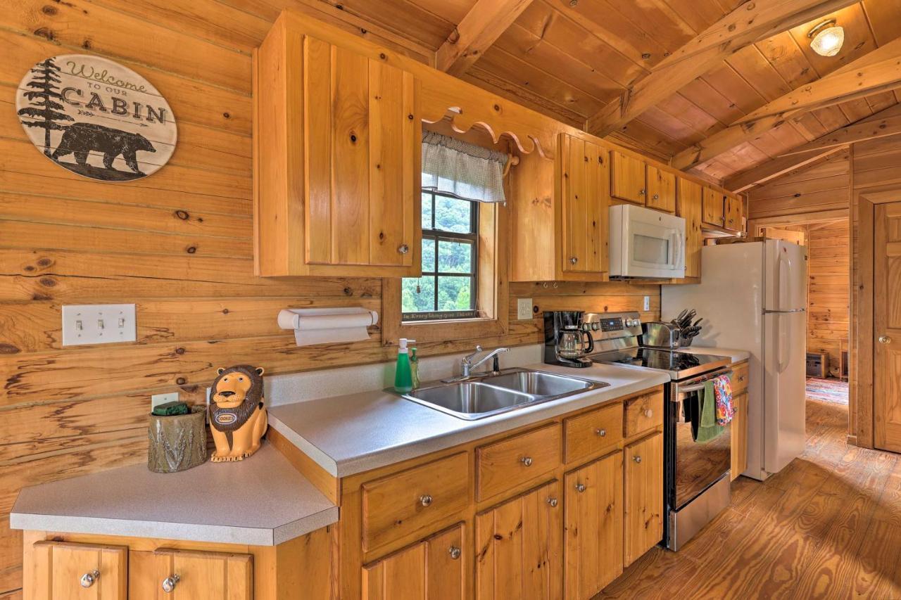 Quaint Log Cabin With Views Near West Jefferson Warrensville Εξωτερικό φωτογραφία