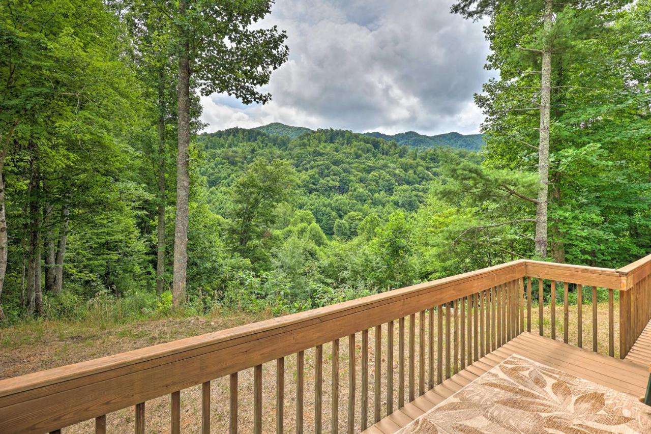 Quaint Log Cabin With Views Near West Jefferson Warrensville Εξωτερικό φωτογραφία