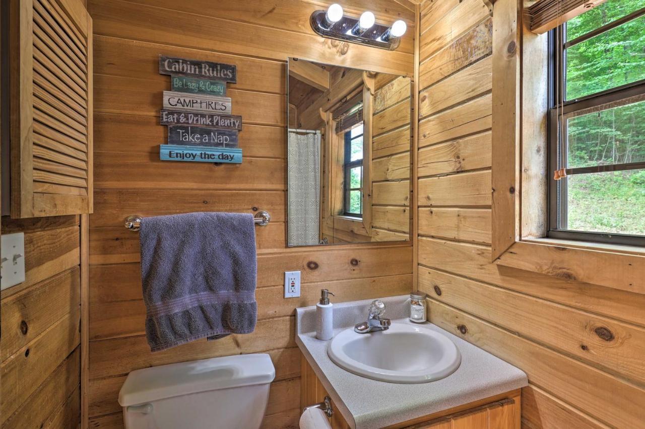 Quaint Log Cabin With Views Near West Jefferson Warrensville Εξωτερικό φωτογραφία